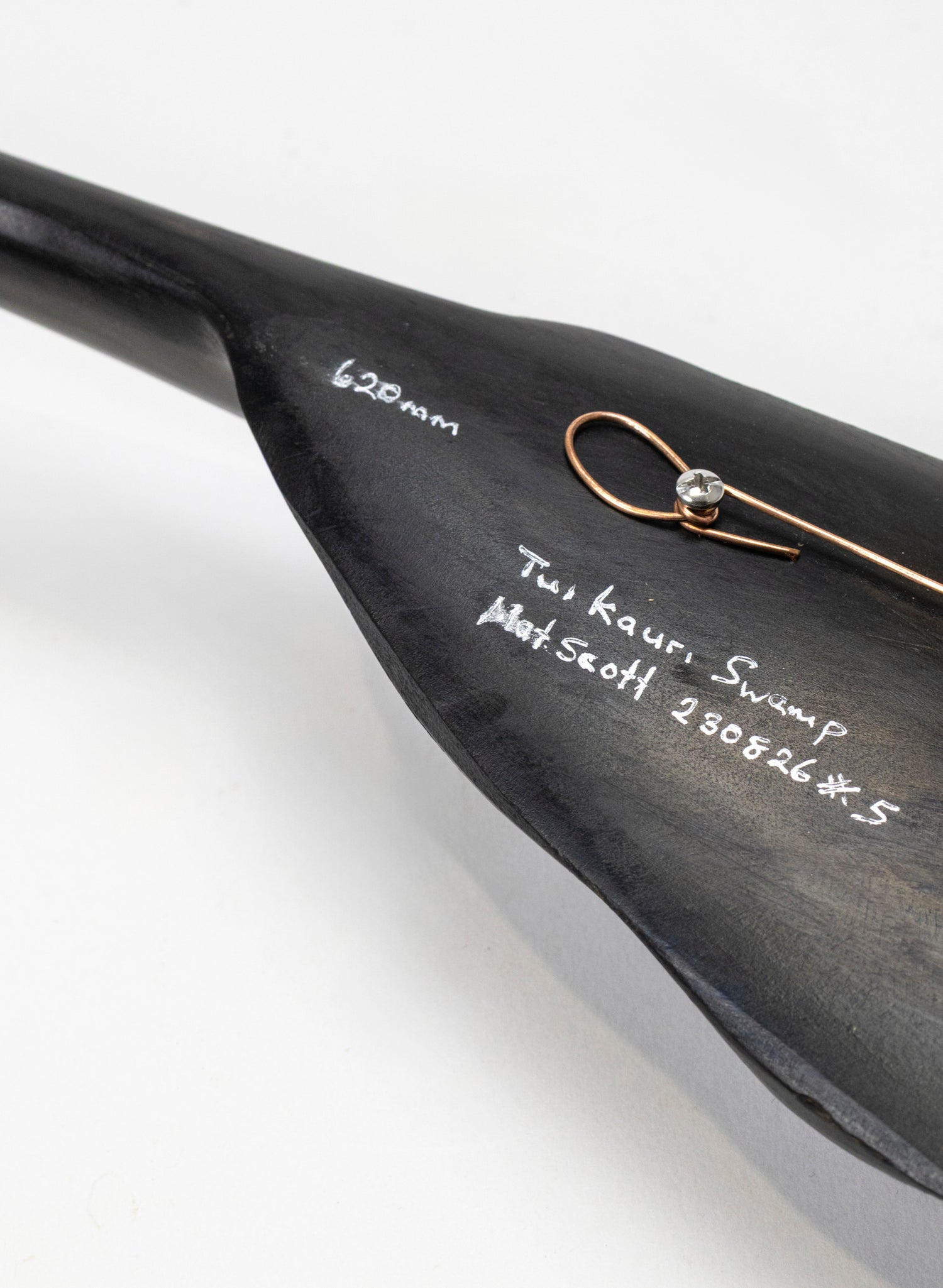Tūī Swamp Kauri Feather 620mm