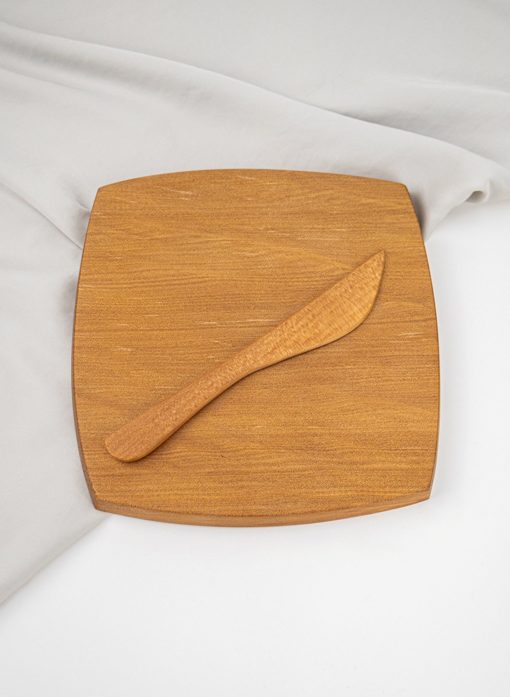 Kauri Board With Knife - Medium