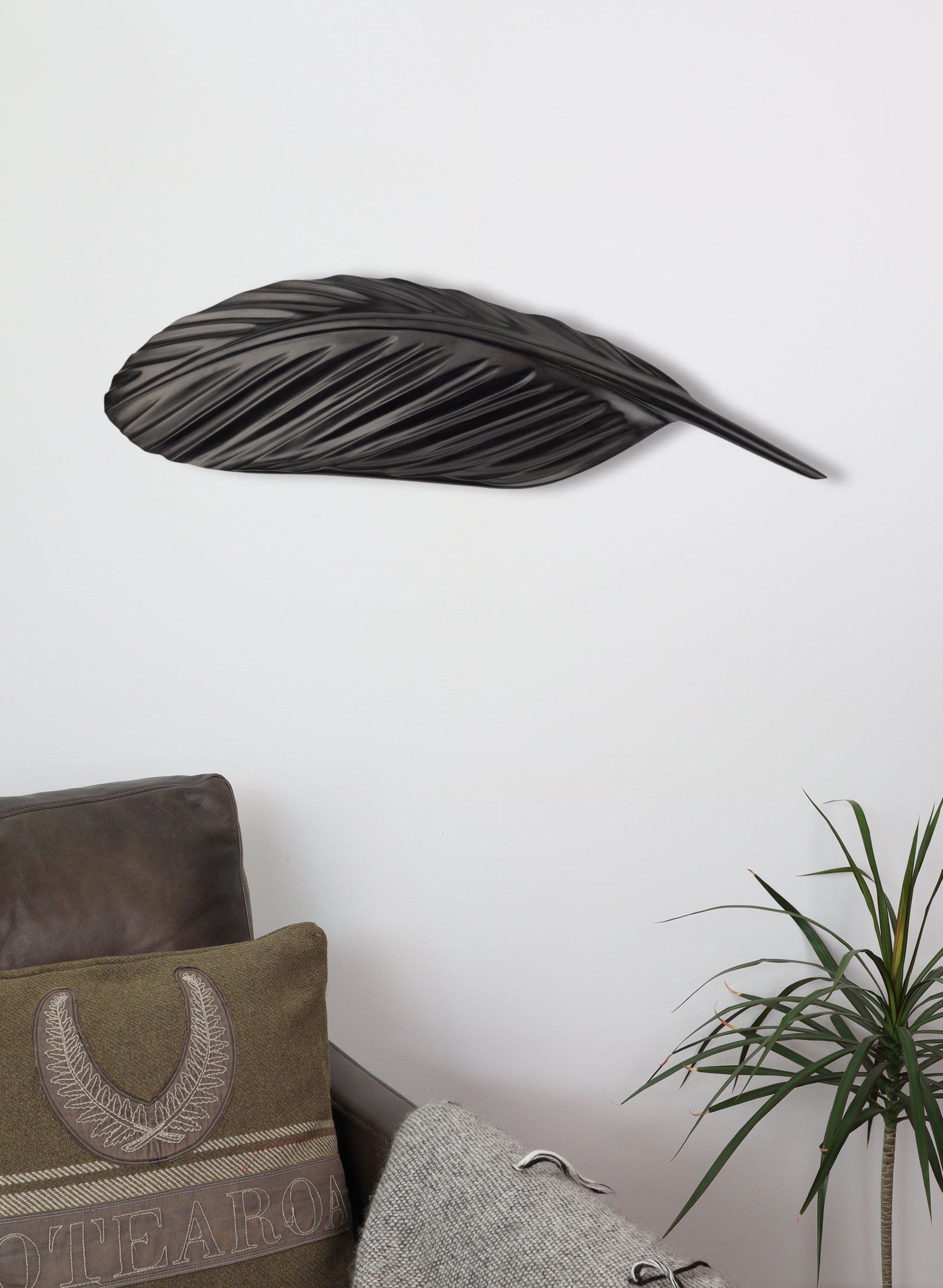 Tui Feather 740mm - Black Swamp Kauri