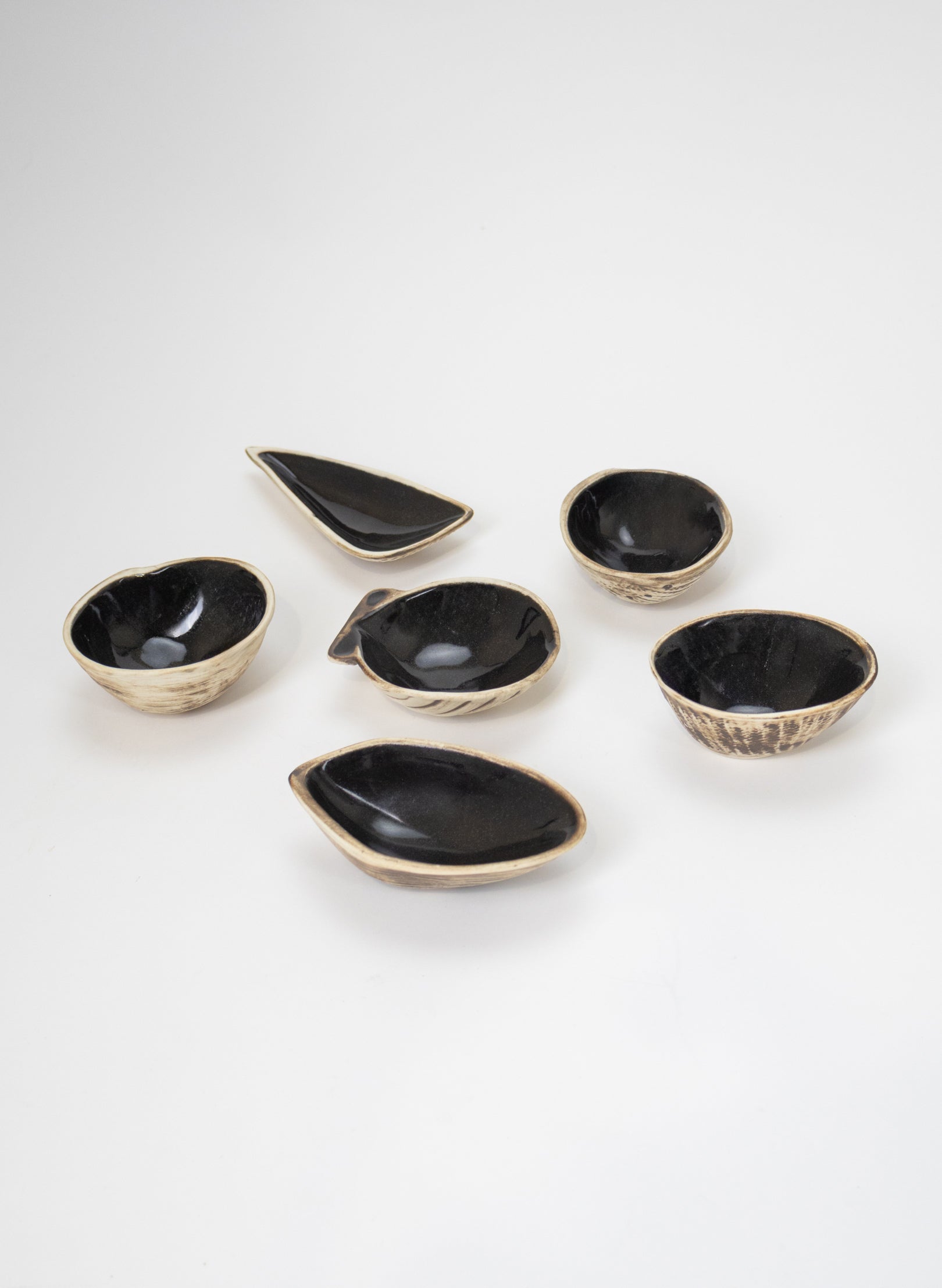 Boxed Set of 6 Shell Dipping Bowls - Black