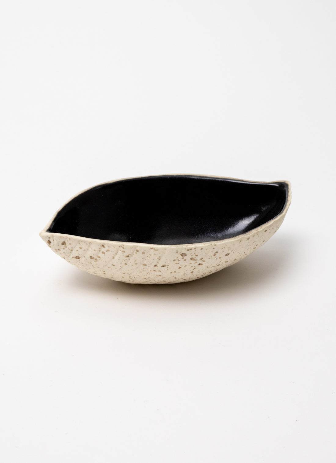 Small Seed Pod Dish - Black