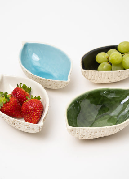 Small Seed Pod Dish - Black