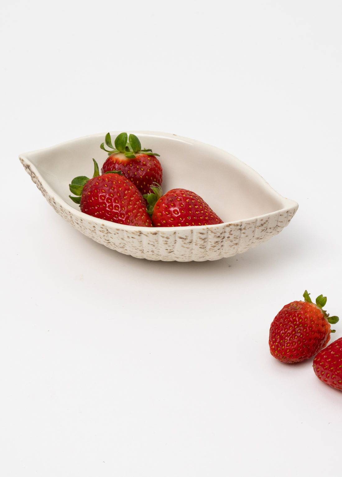 Small Seed Pod Dish - Natural