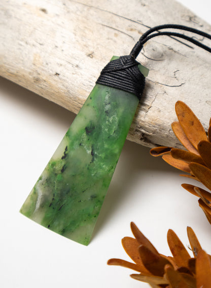 Bound Pounamu Toki