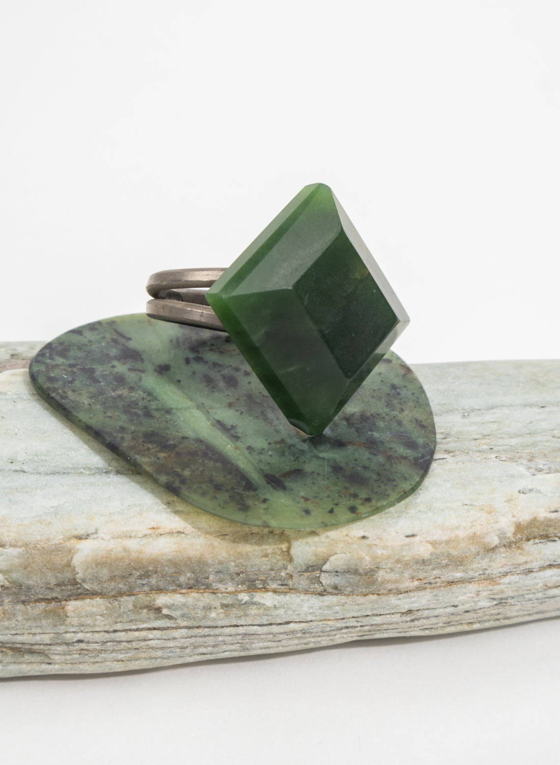 NZ Pounamu &amp; Titanium Ring