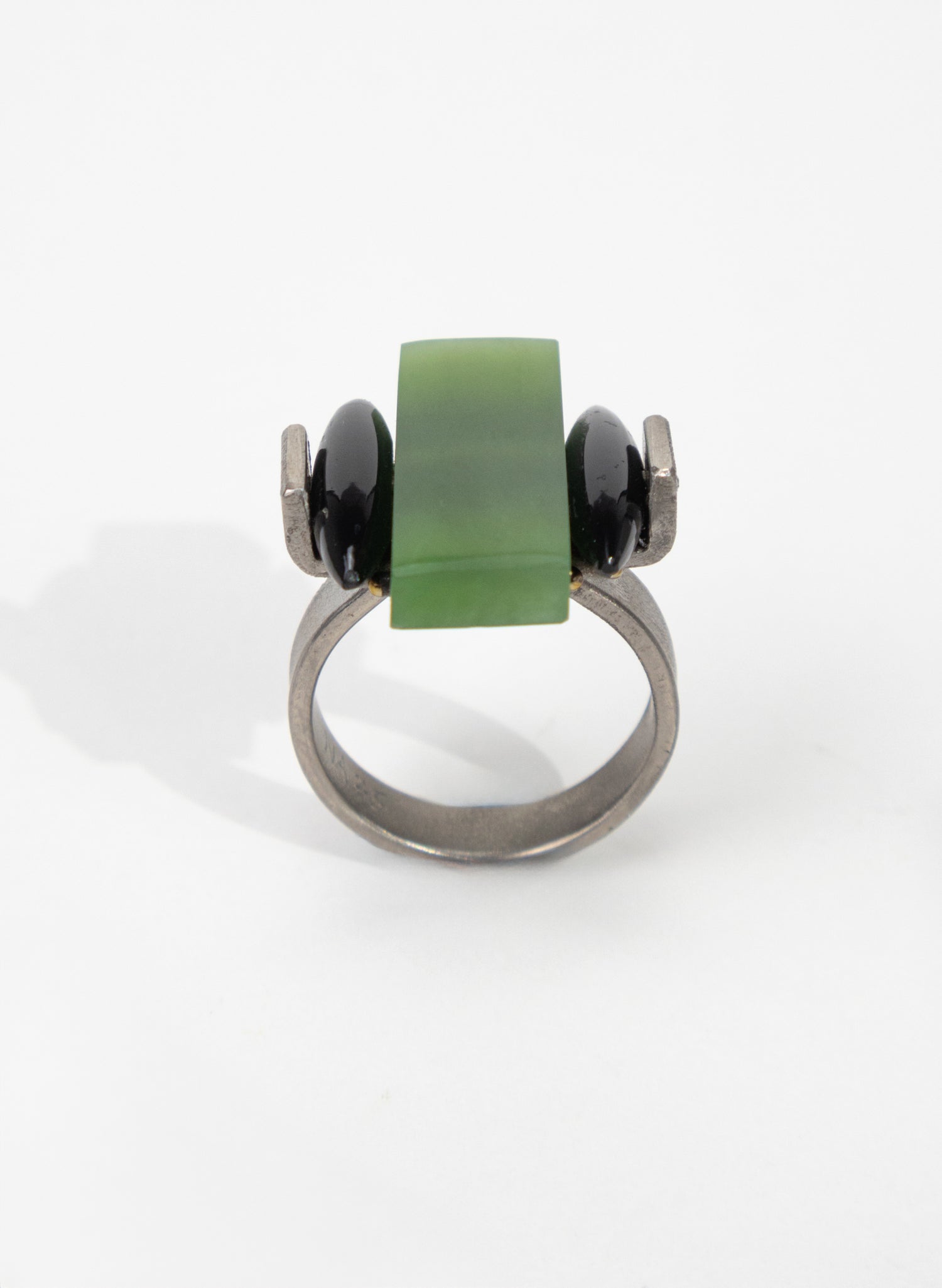 NZ Pounamu, Onyx, Titanium Ring