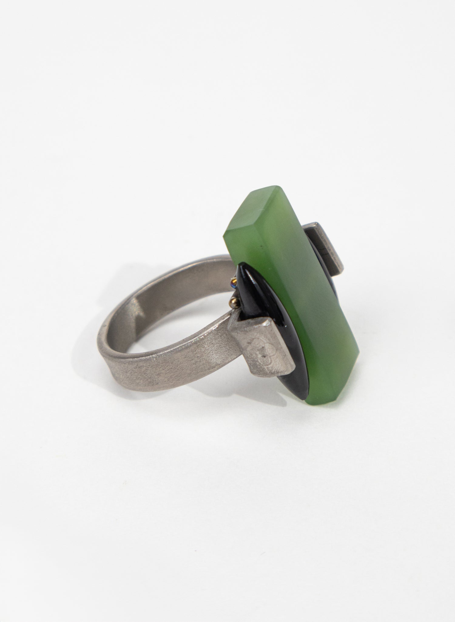 NZ Pounamu, Onyx, Titanium Ring