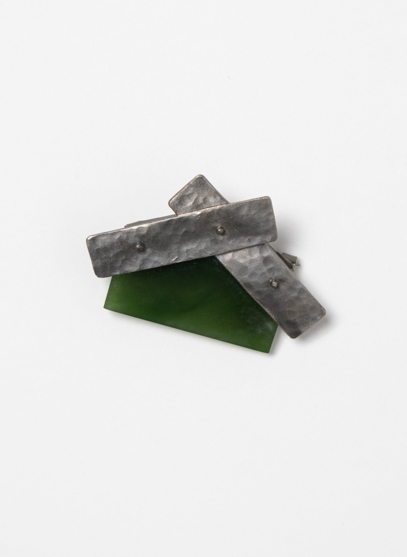 Pounamu, Whare Brooch