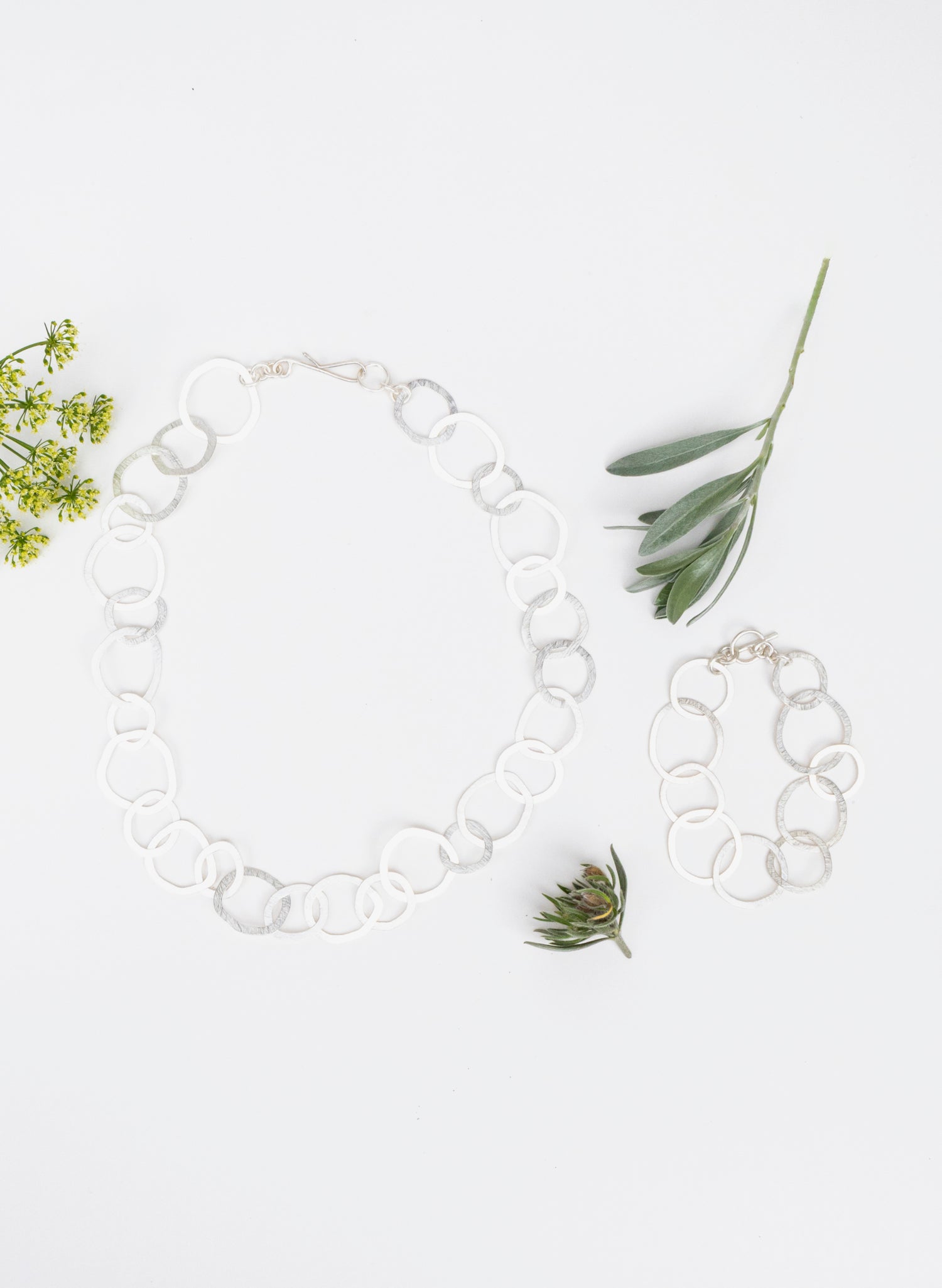 Round Small Link Bracelet