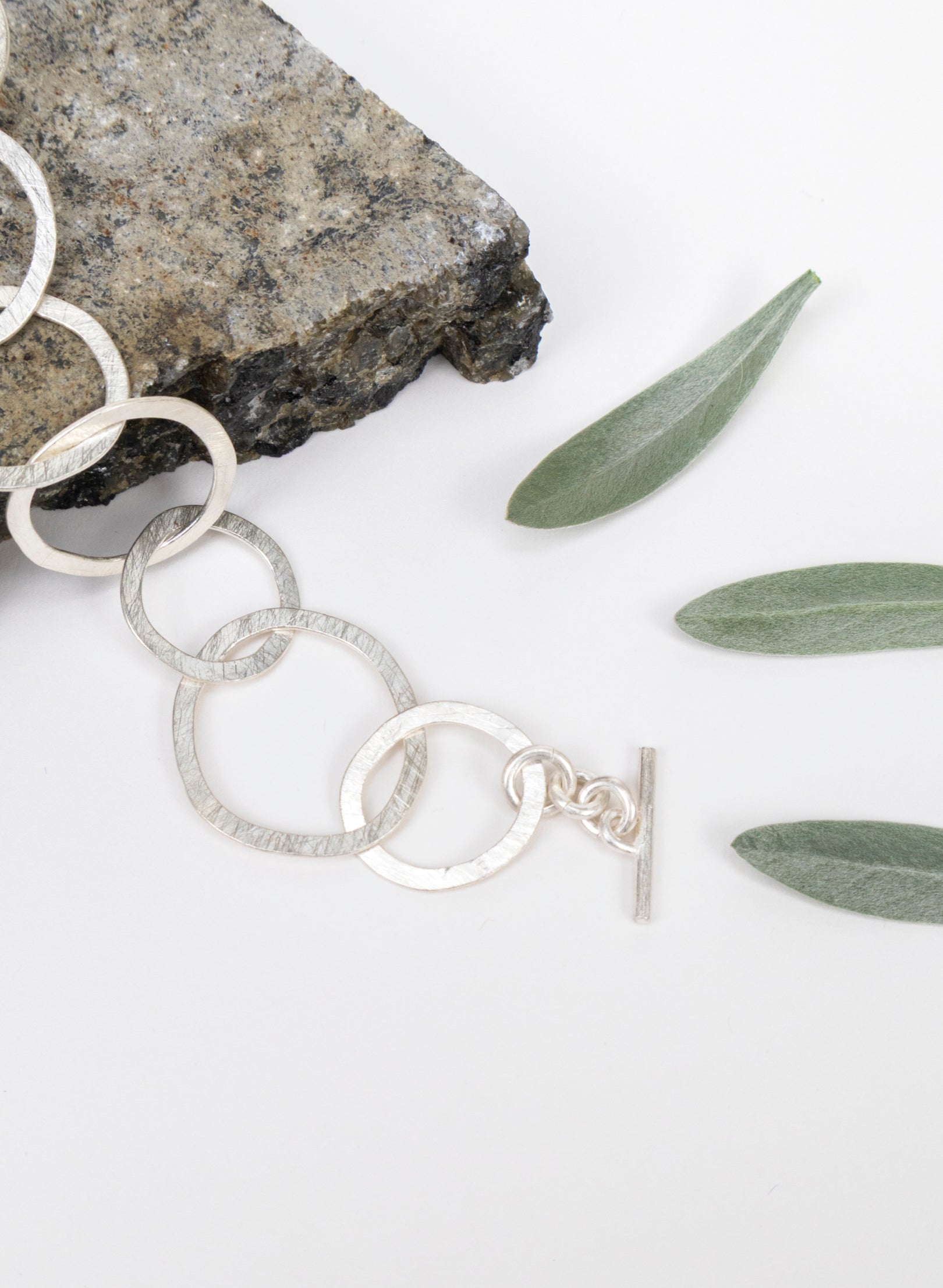 Round Small Link Bracelet