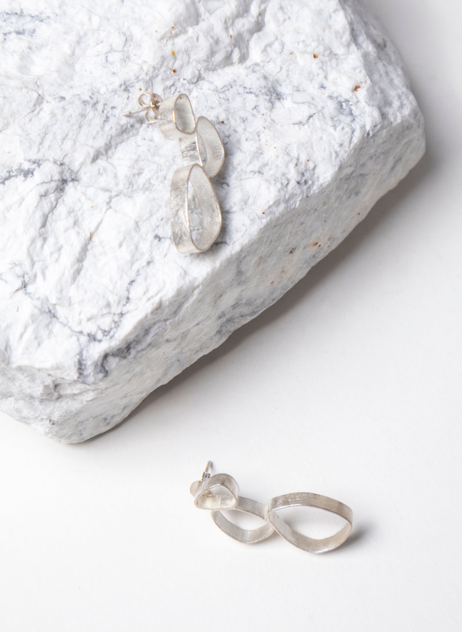 Hollow 3 Pebble Earrings