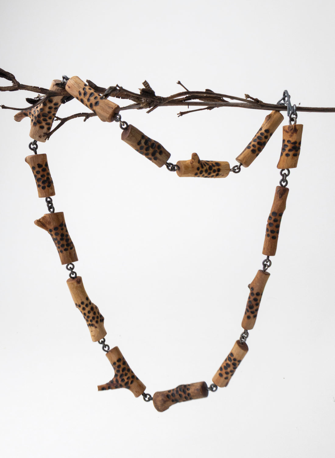 Twig Poker Dots Short Necklace