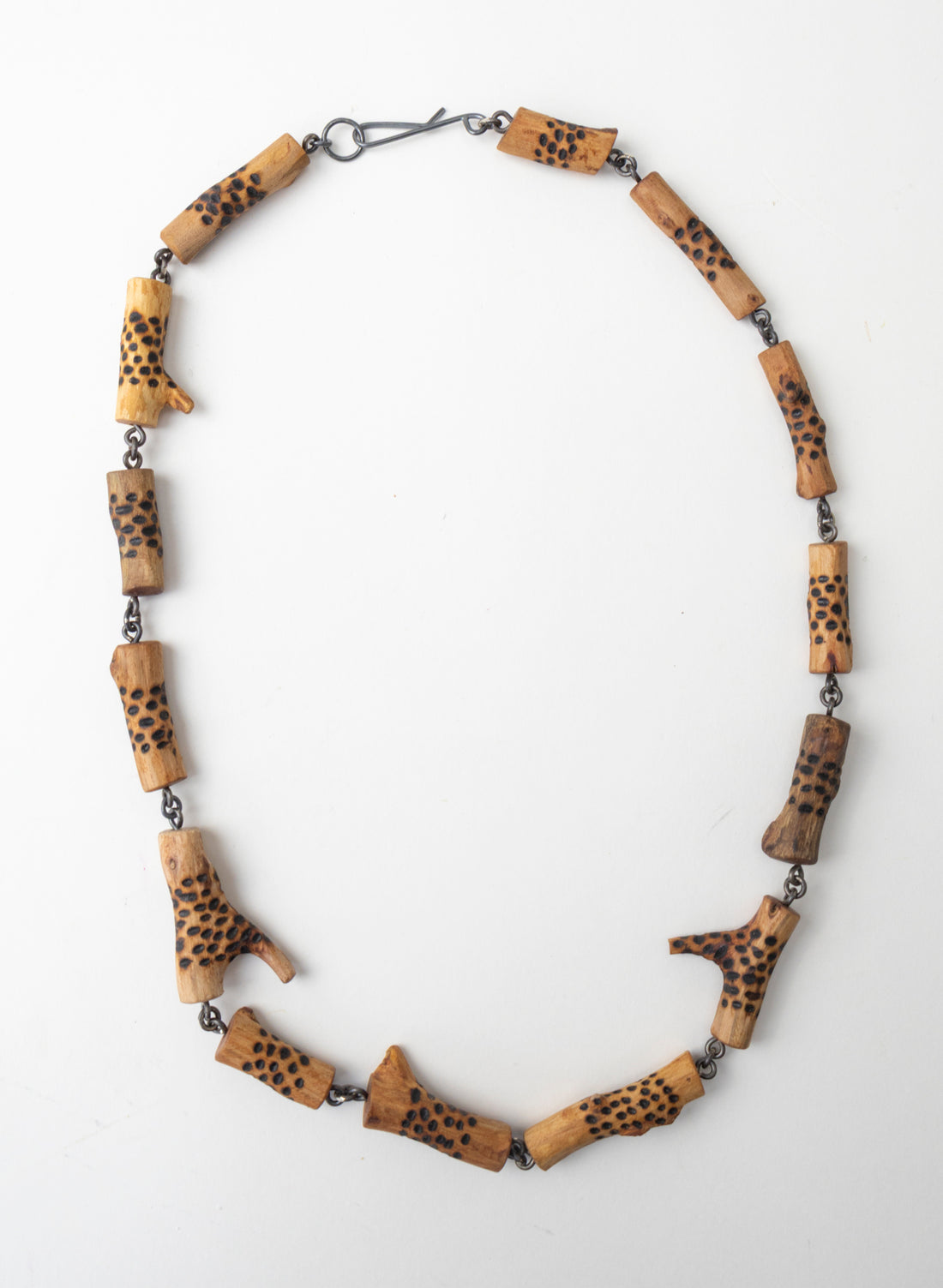 Twig Poker Dots Short Necklace
