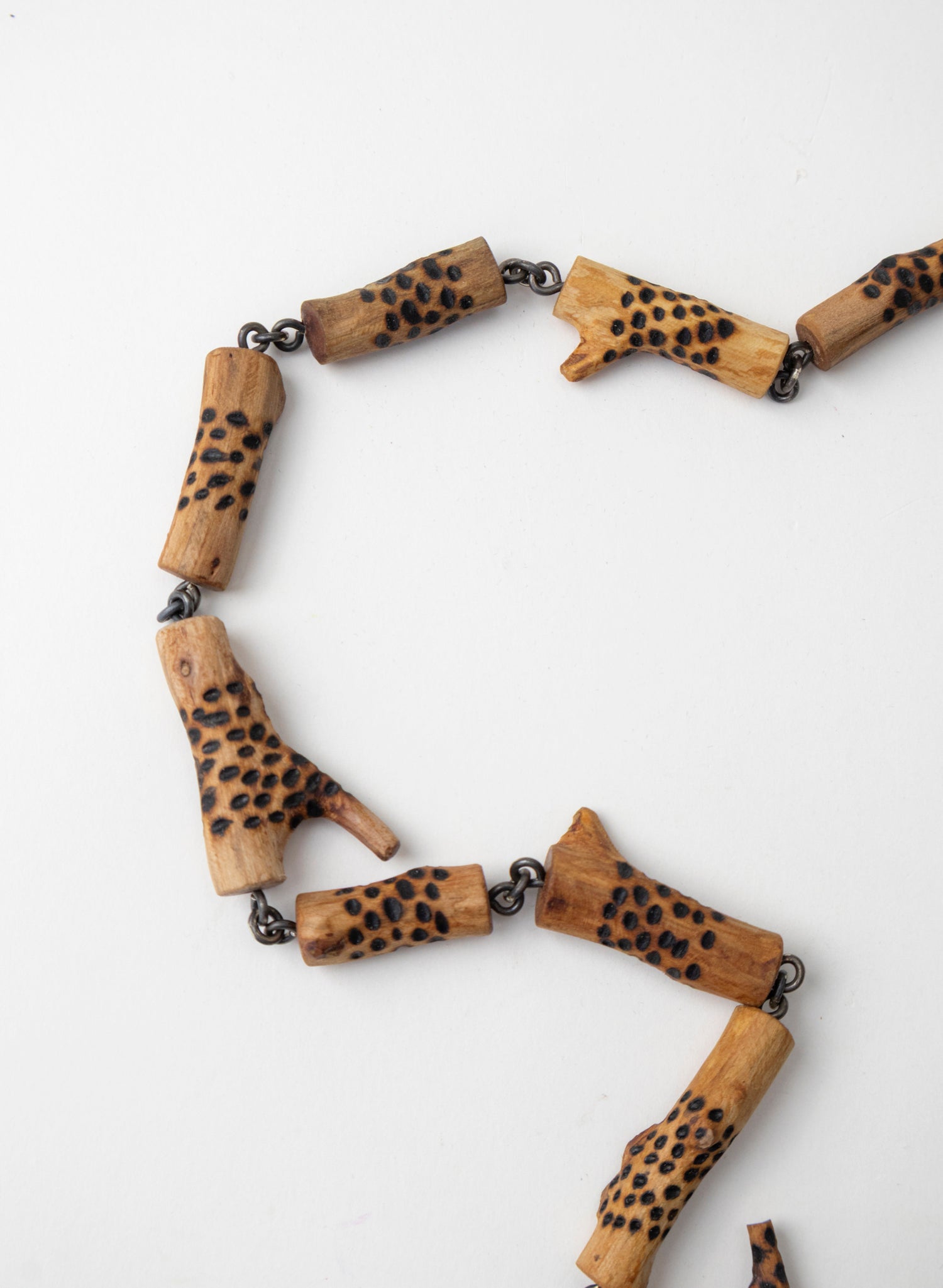 Twig Poker Dots Short Necklace
