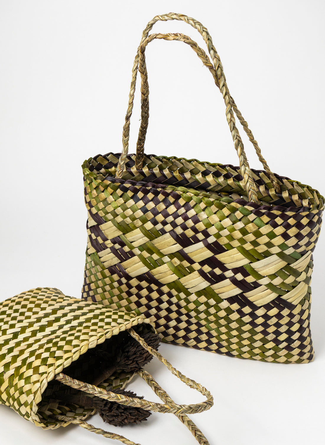 Kete - Black, Green and Natural