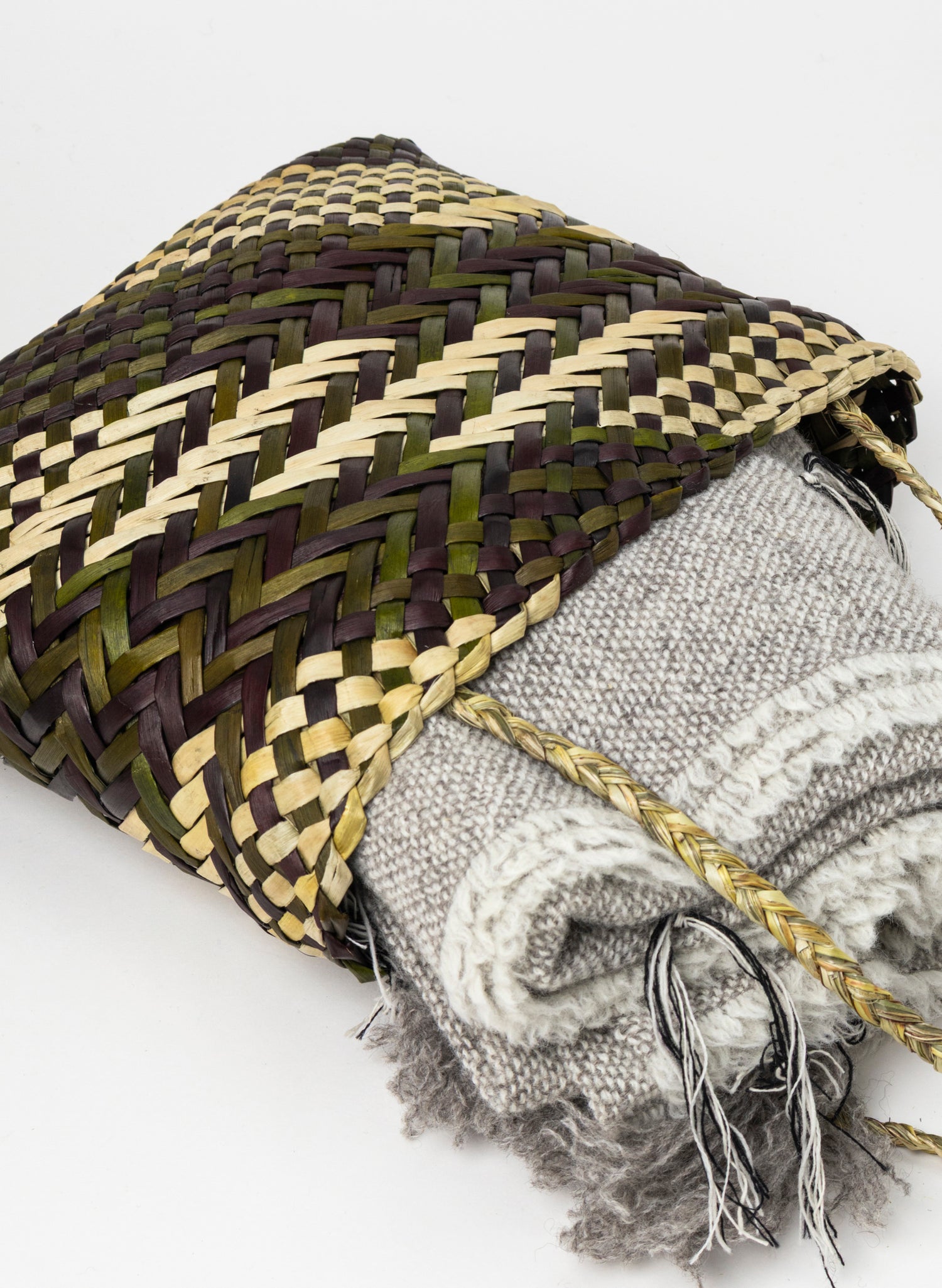 Kete - Black, Green and Natural