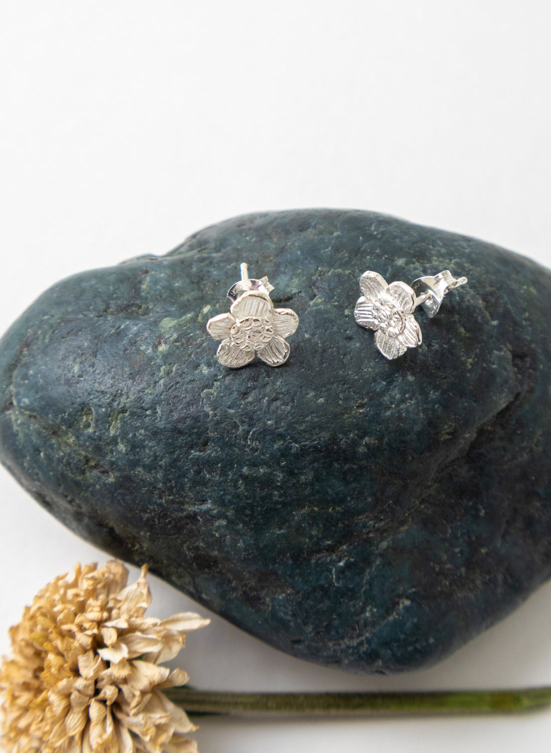 Daisy Flower Earrings