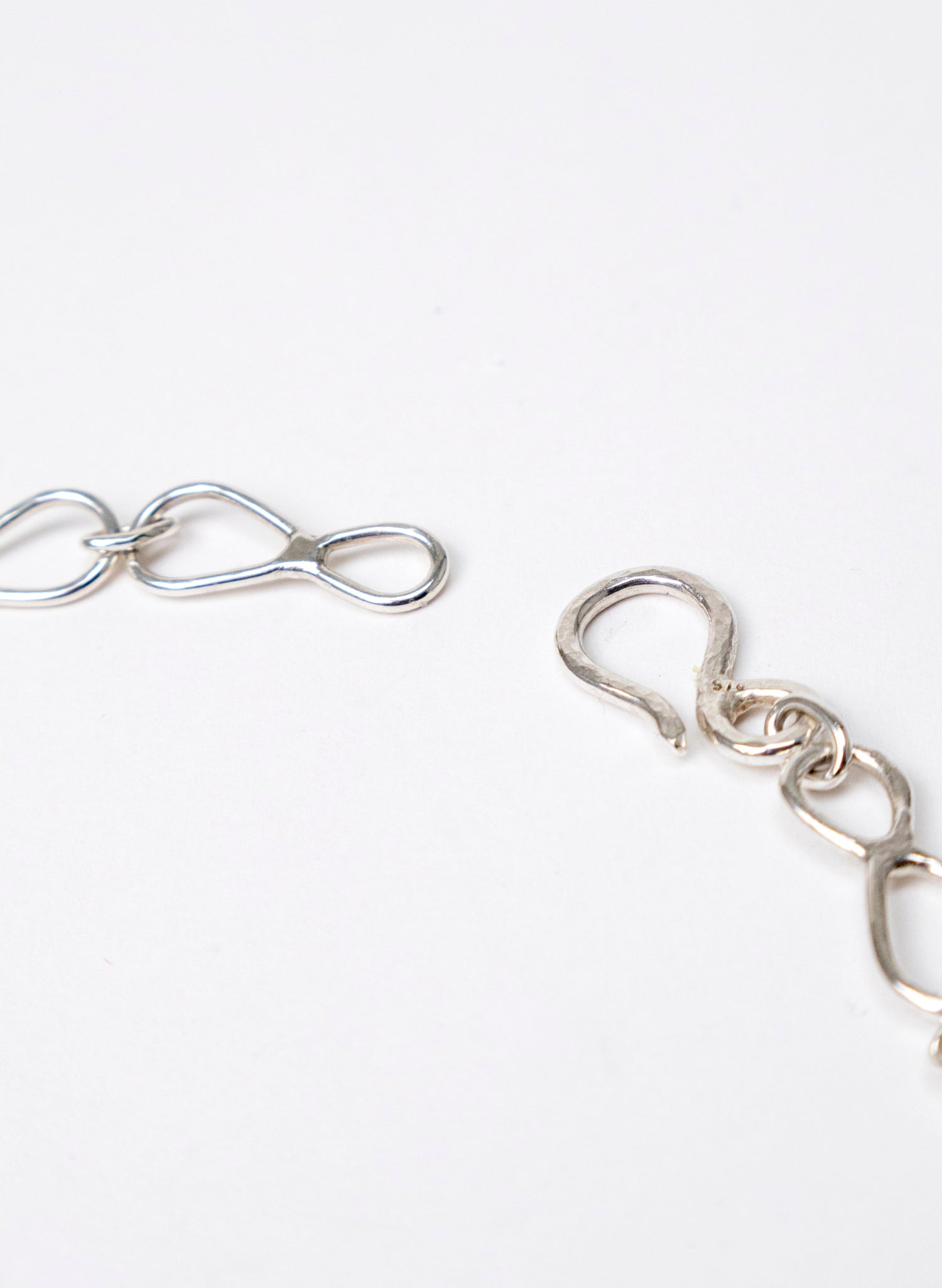 Still Loop Chain Necklace
