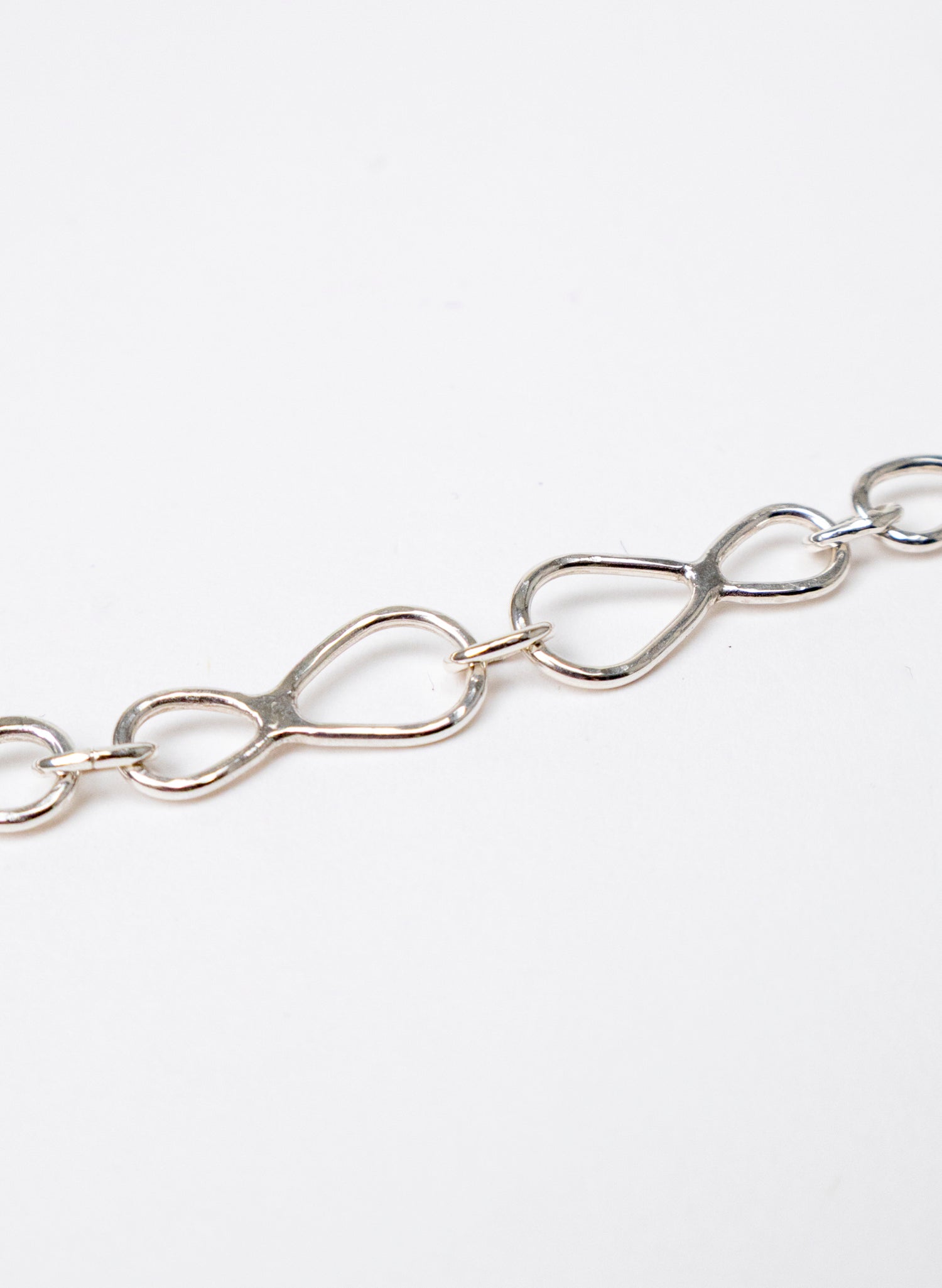 Still Loop Chain Necklace