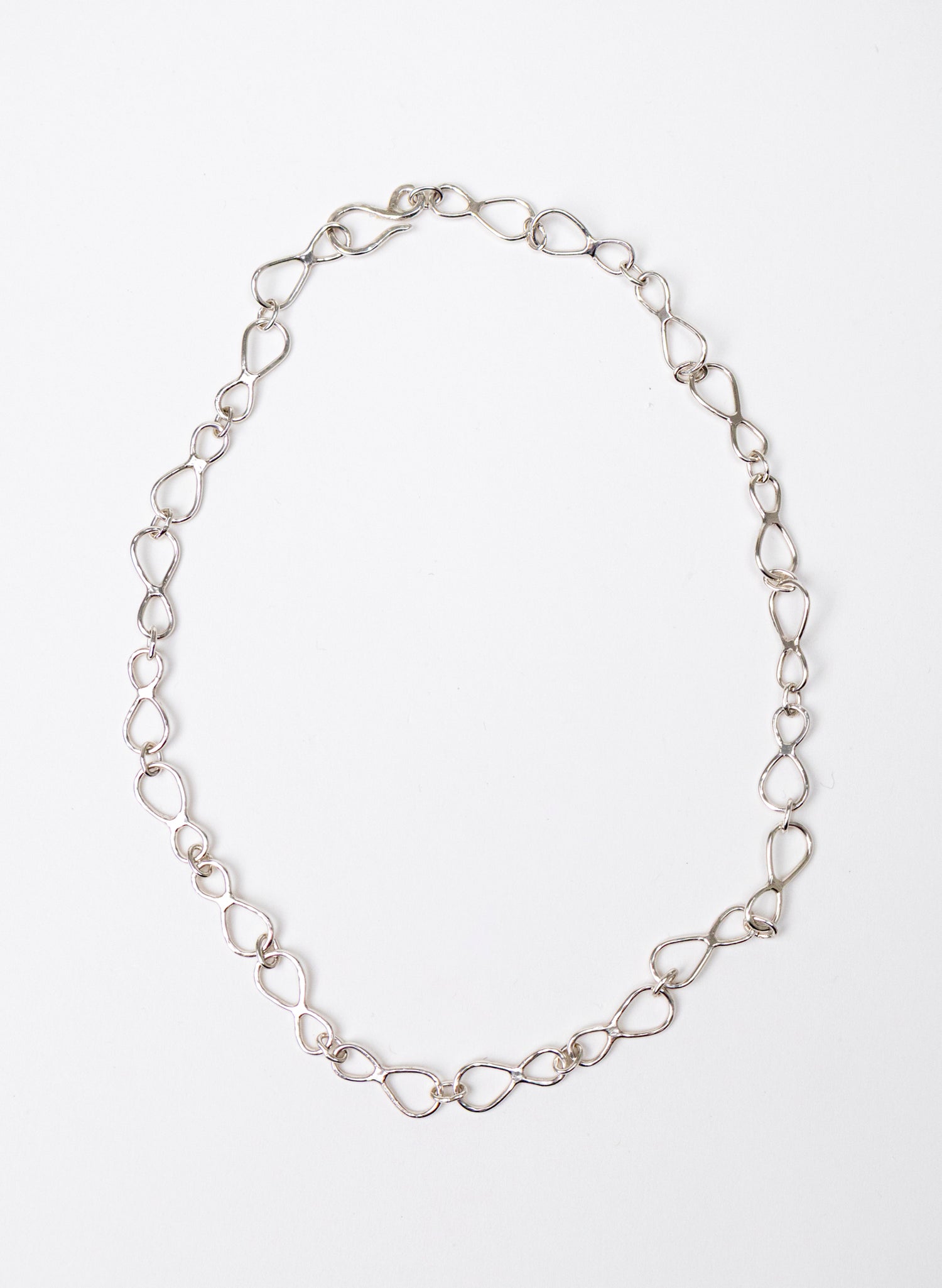 Still Loop Chain Necklace