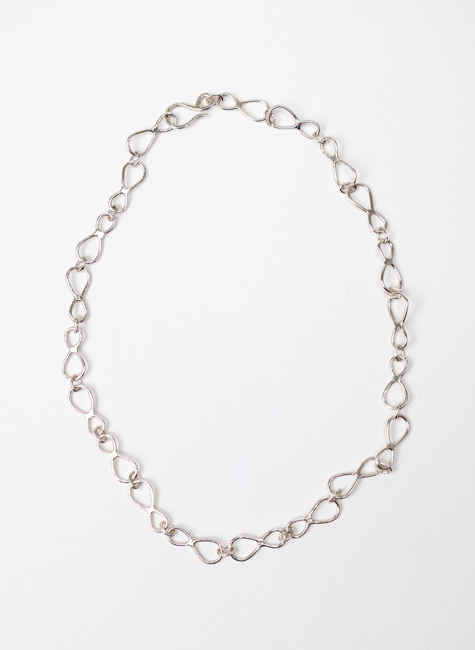 Still Loop Chain Necklace