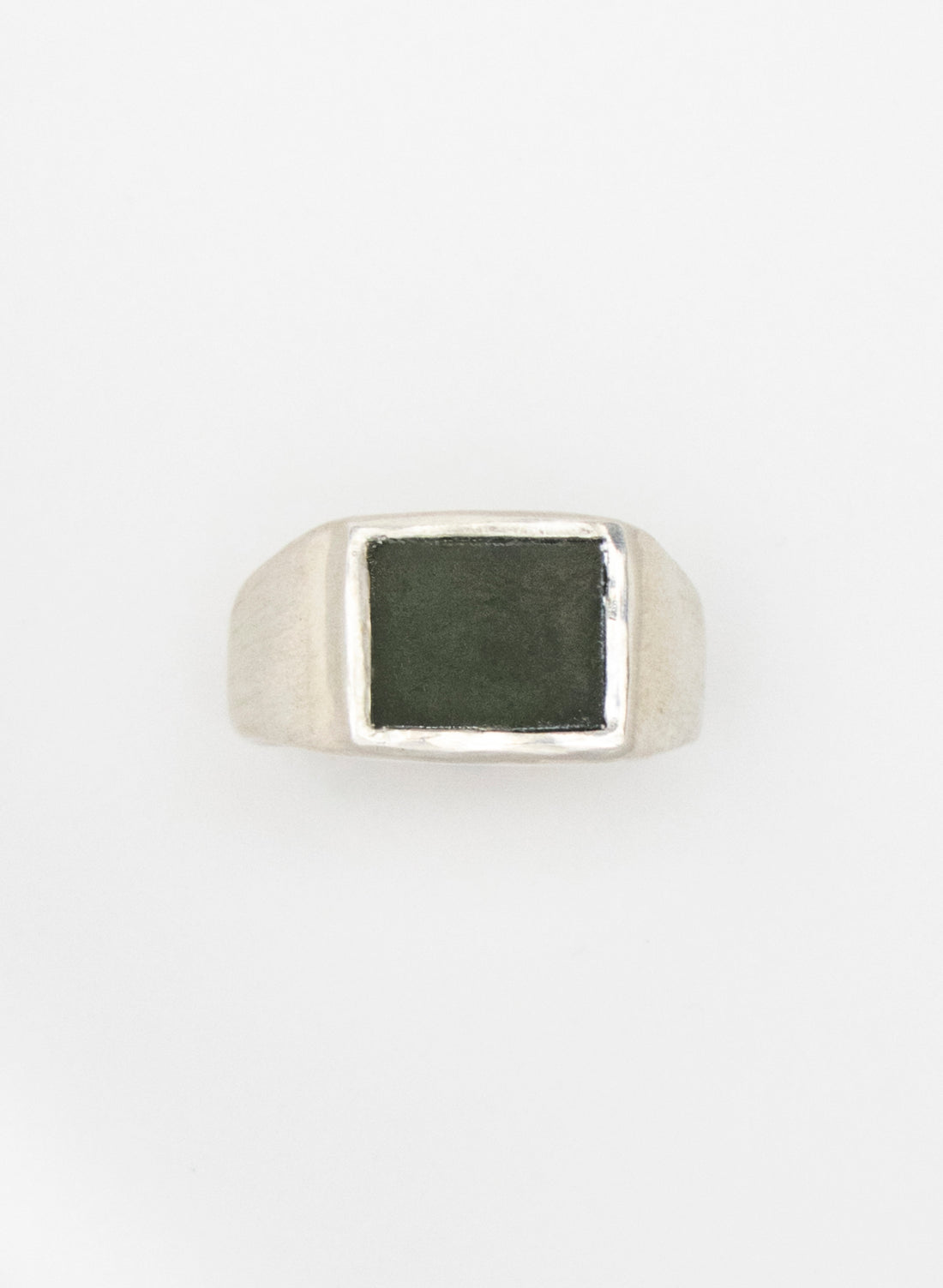 Horoeka Signet Ring