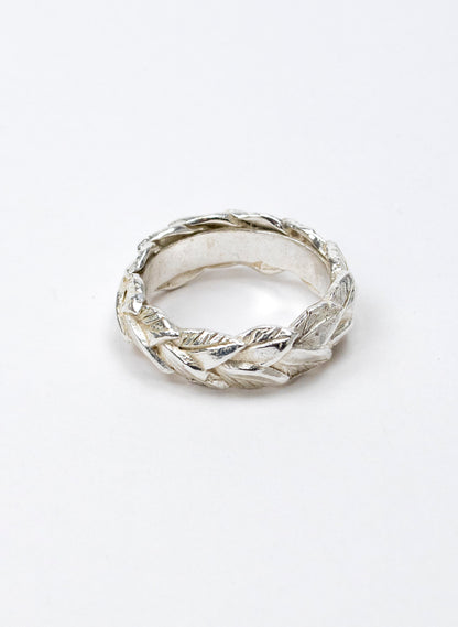 Reveal Leaf Ring