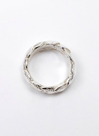 Reveal Leaf Ring