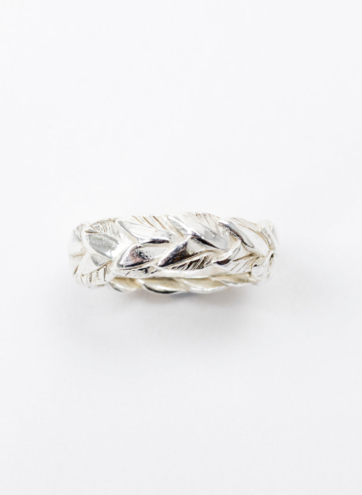 Reveal Leaf Ring