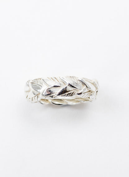 Reveal Leaf Ring