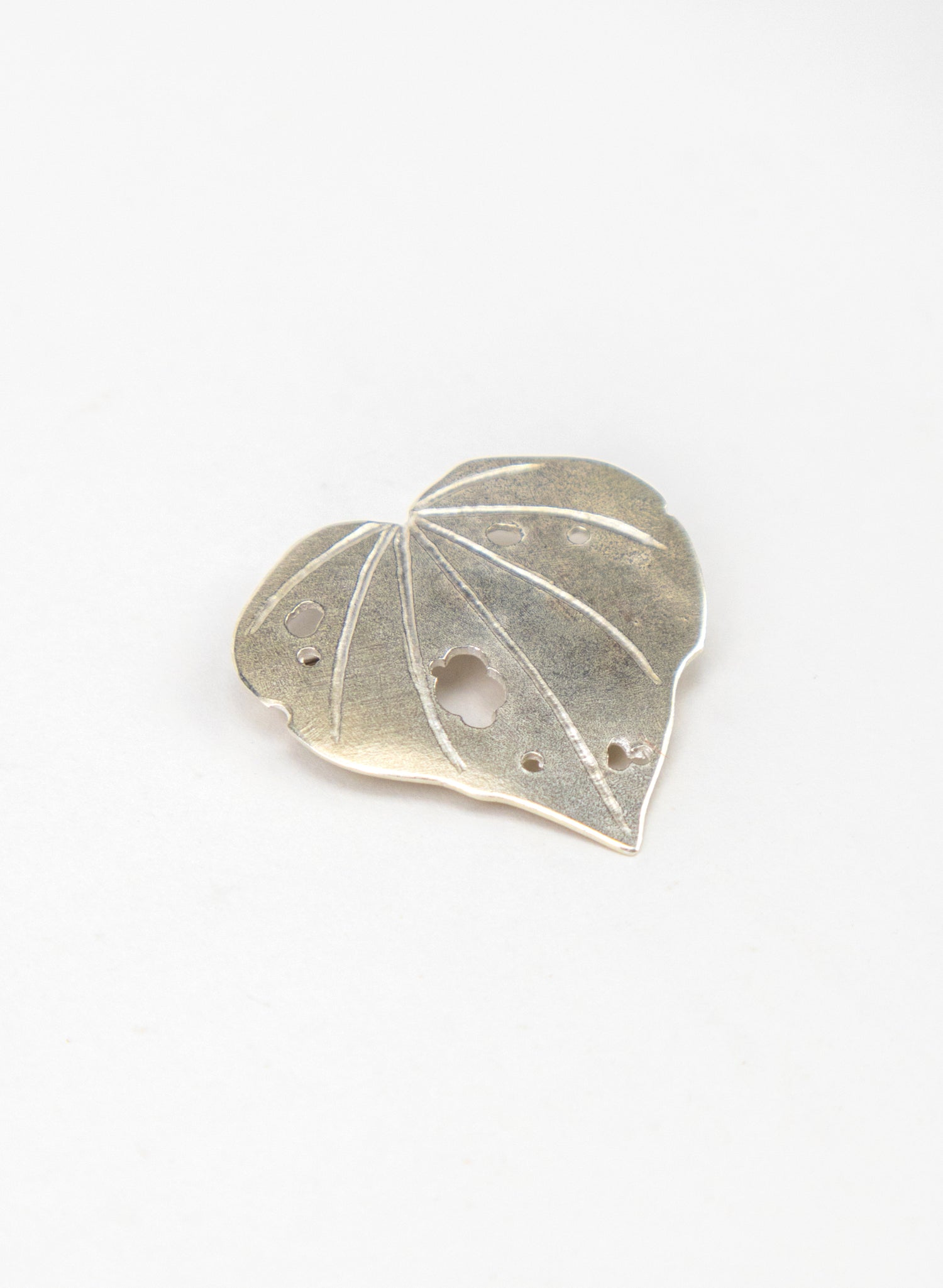 Kawakawa brooch