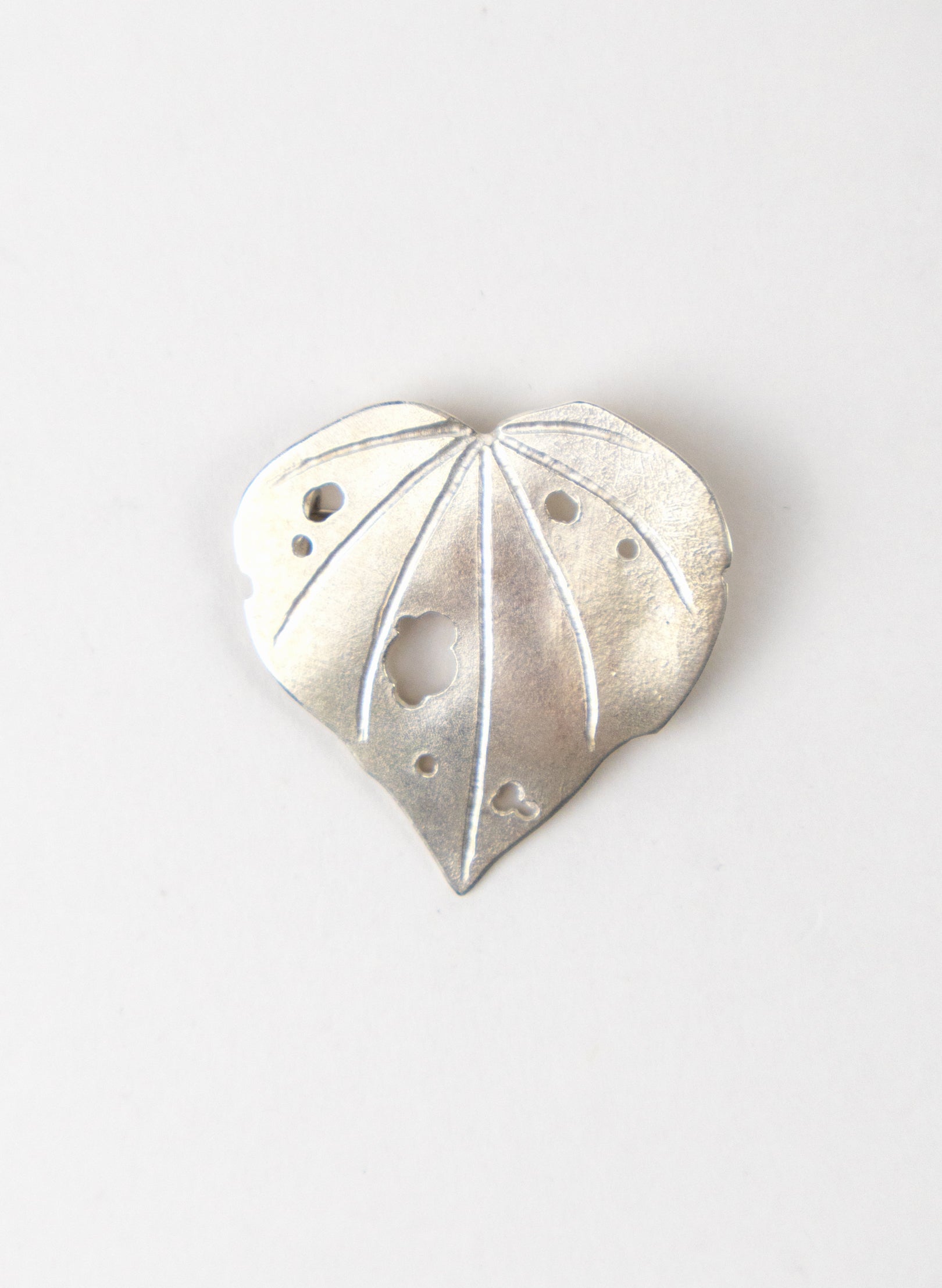 Kawakawa brooch
