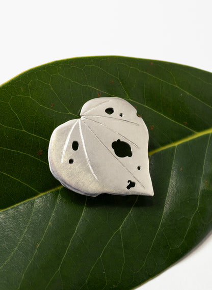 Kawakawa brooch