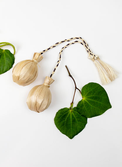 Short Handle Muka and Raupō Poi - Black