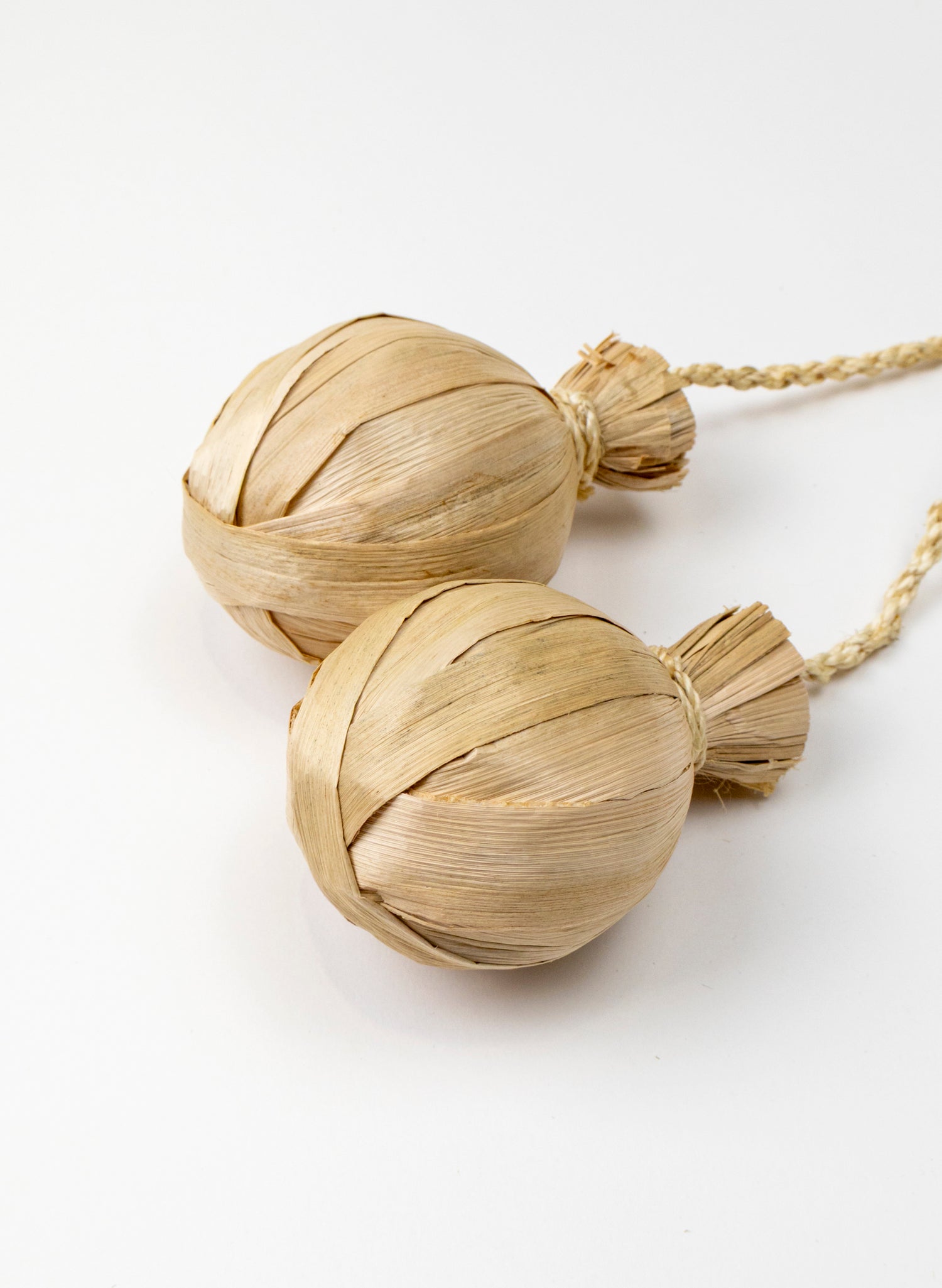Short Handle Muka and Raupō Poi - Natural