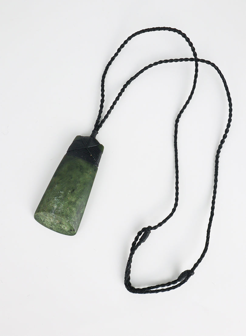 Bound Pounamu Toki