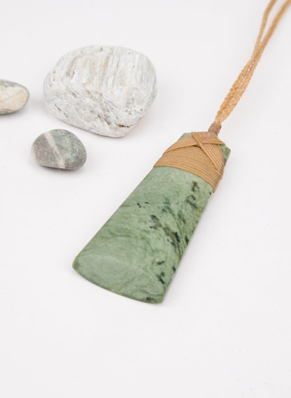 Bound Pounamu Toki