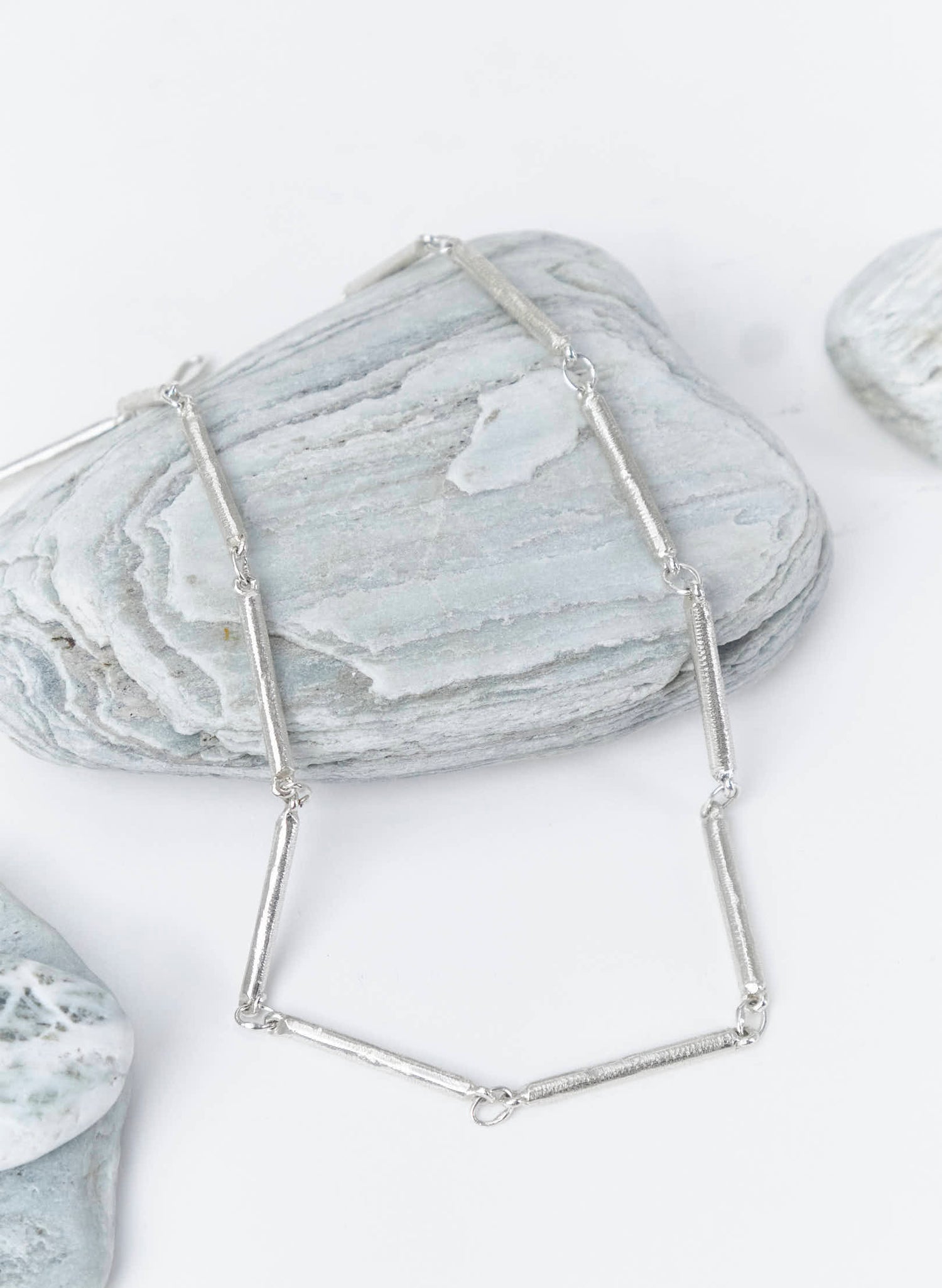Fluid Line Chain Necklace