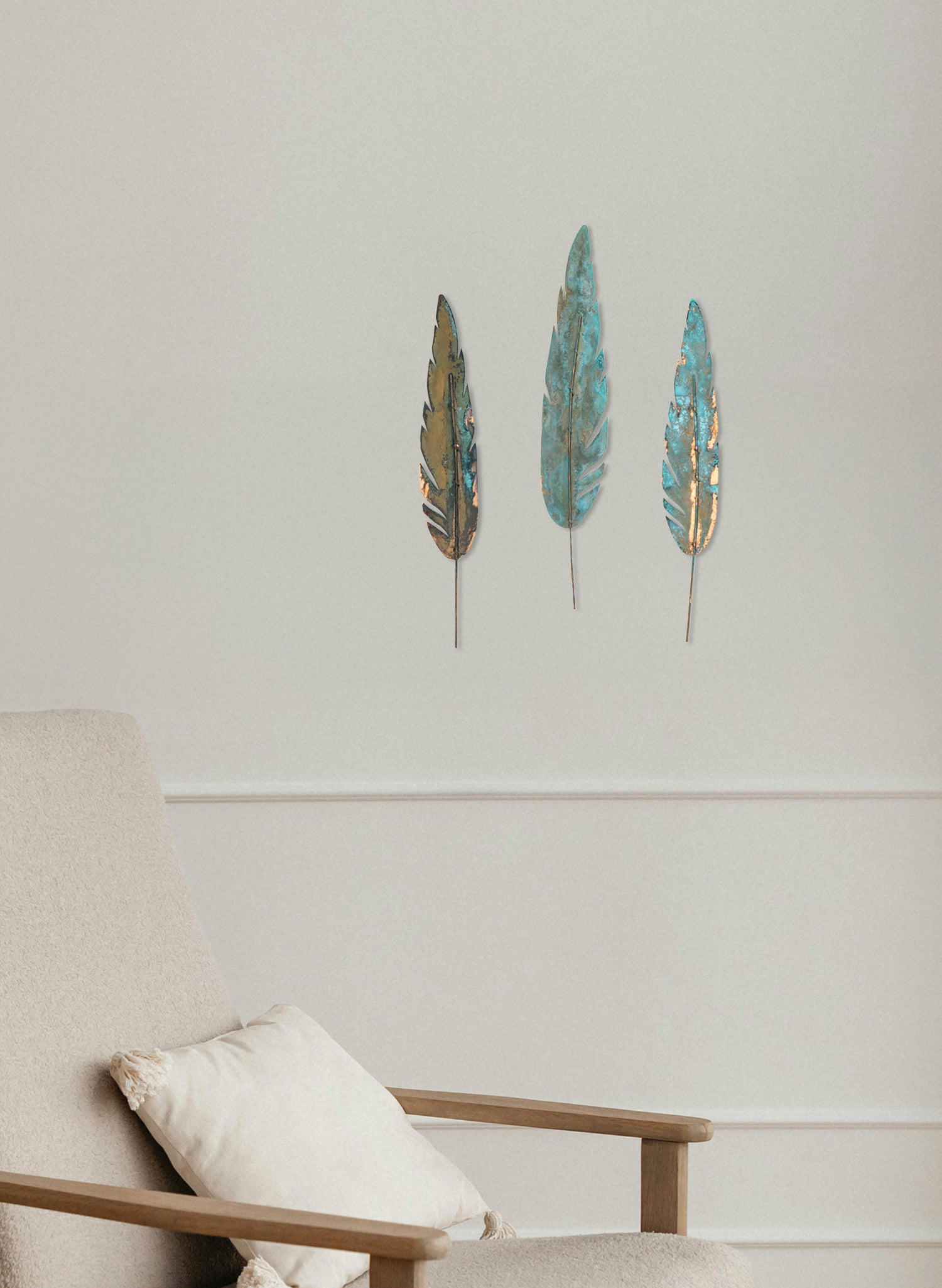 Medium Straight Feather 