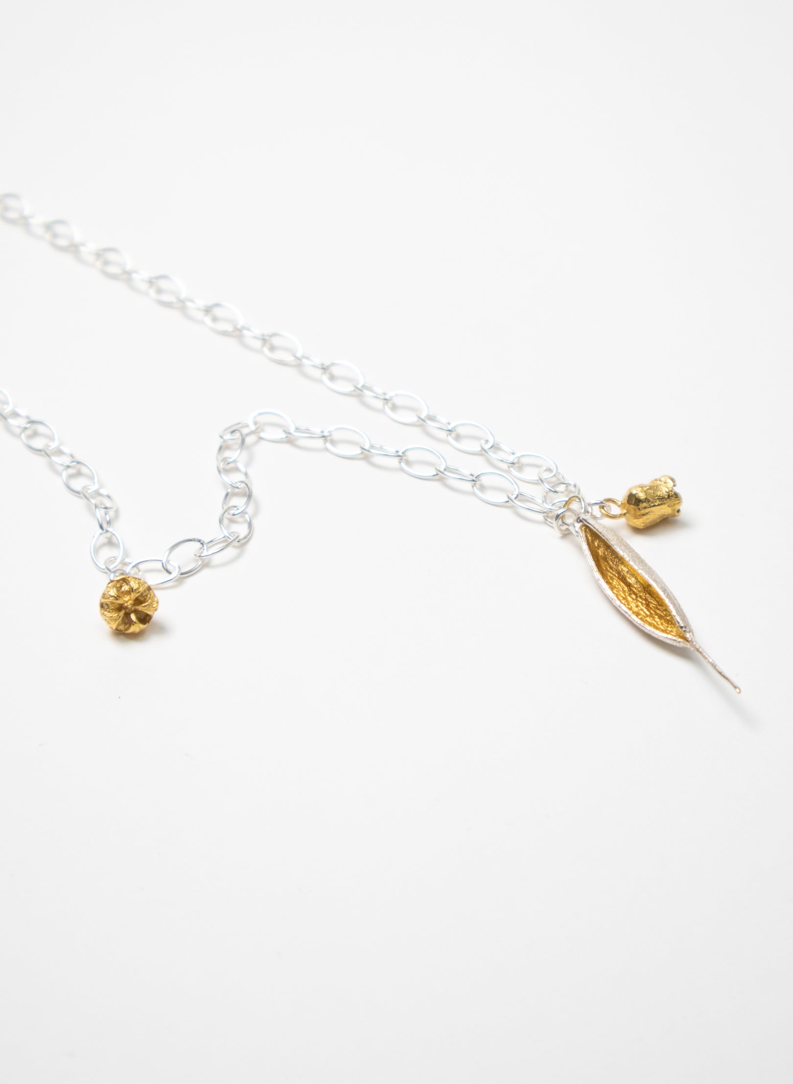 Rewarewa and Rata Necklace