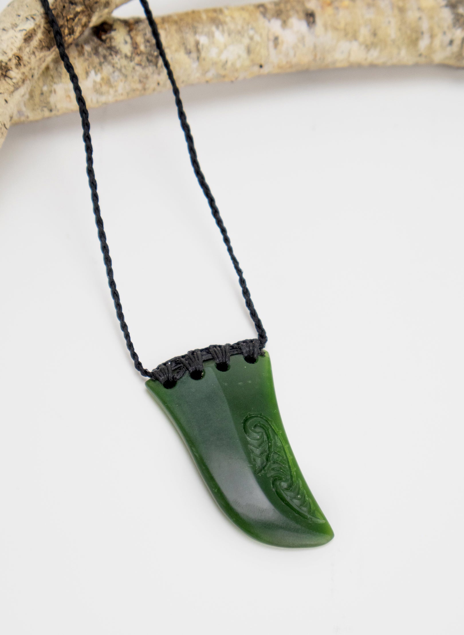 Pounamu Niho Pendant