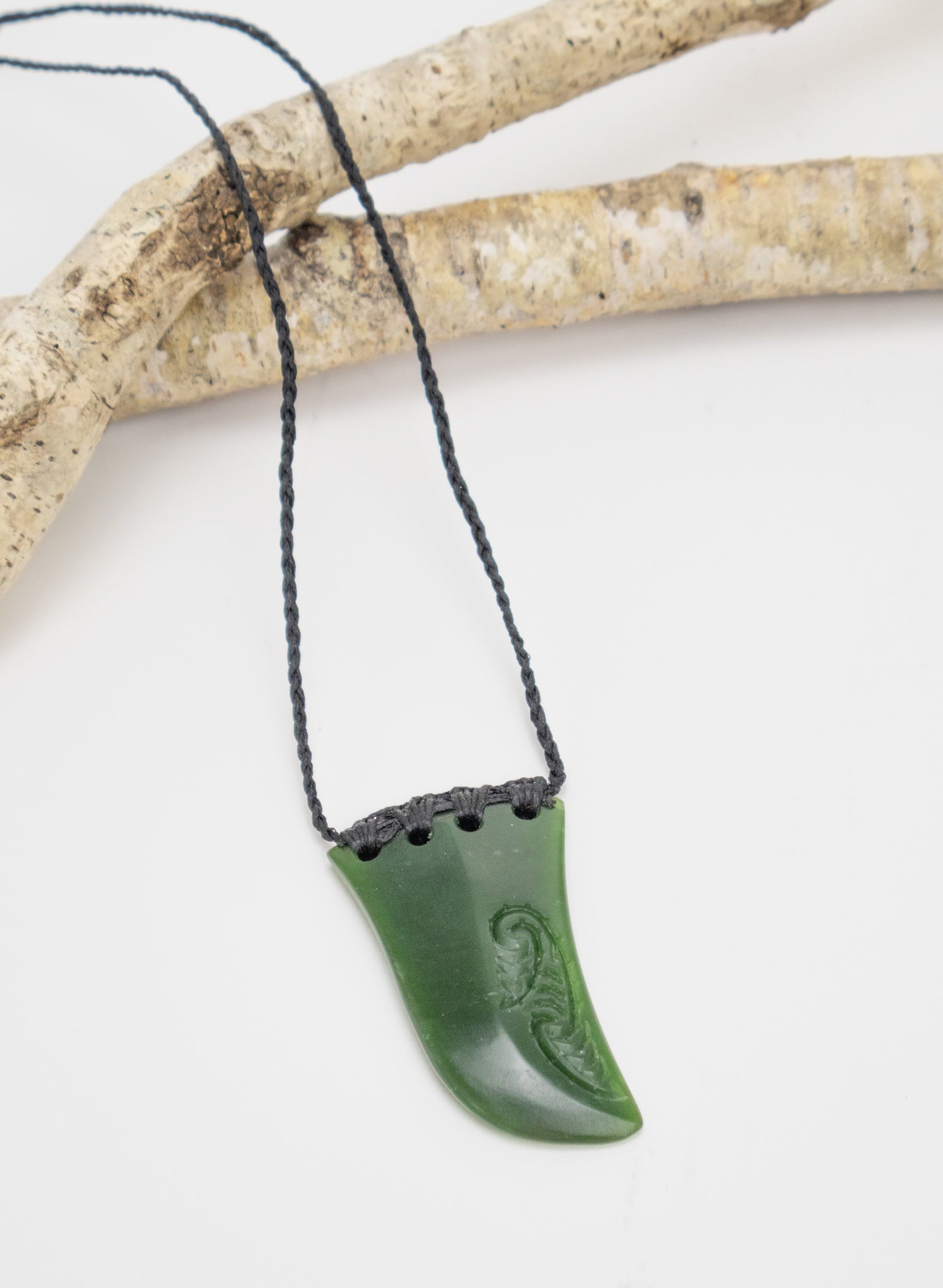 Pounamu Niho Pendant