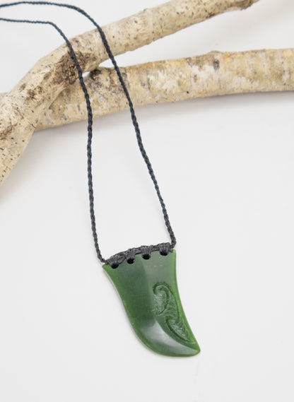 Pounamu Niho Pendant