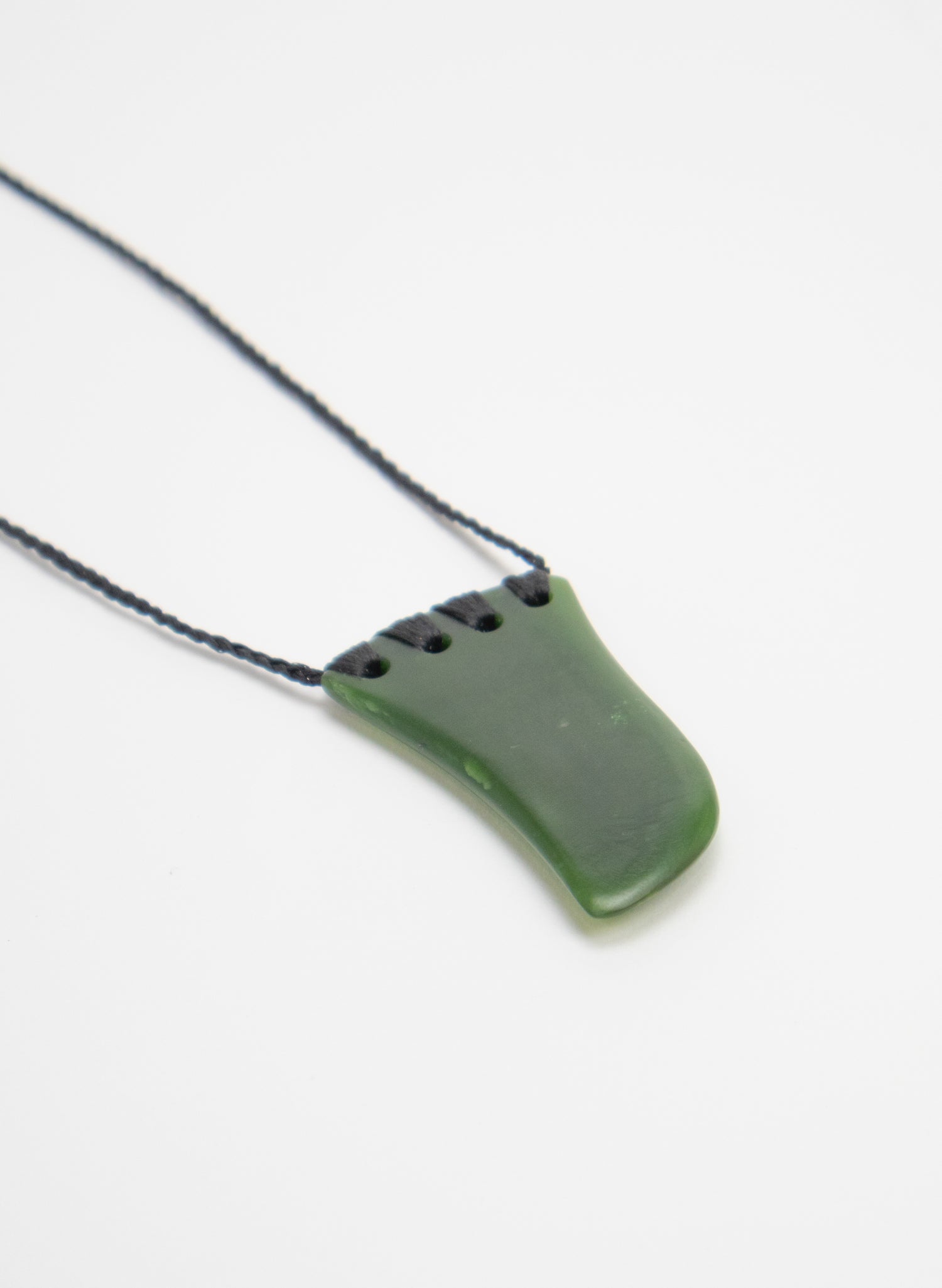 Pounamu Niho Pendant