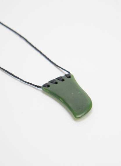 Pounamu Niho Pendant