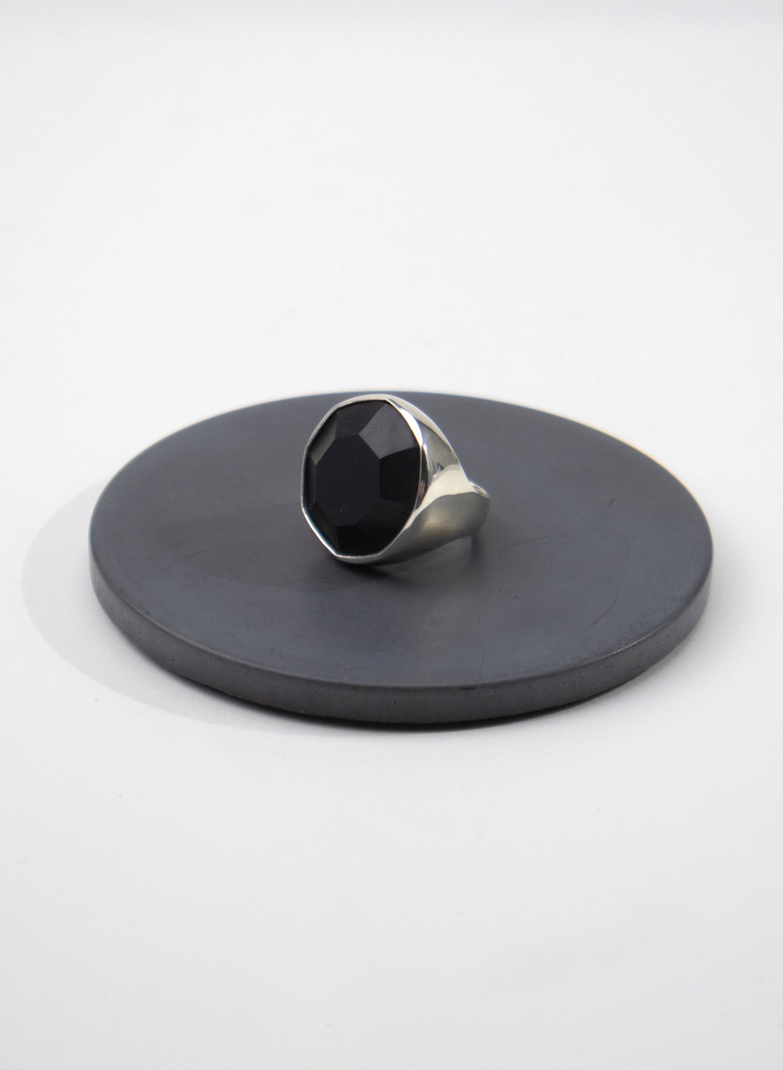 Kaeo Obsidian Ring