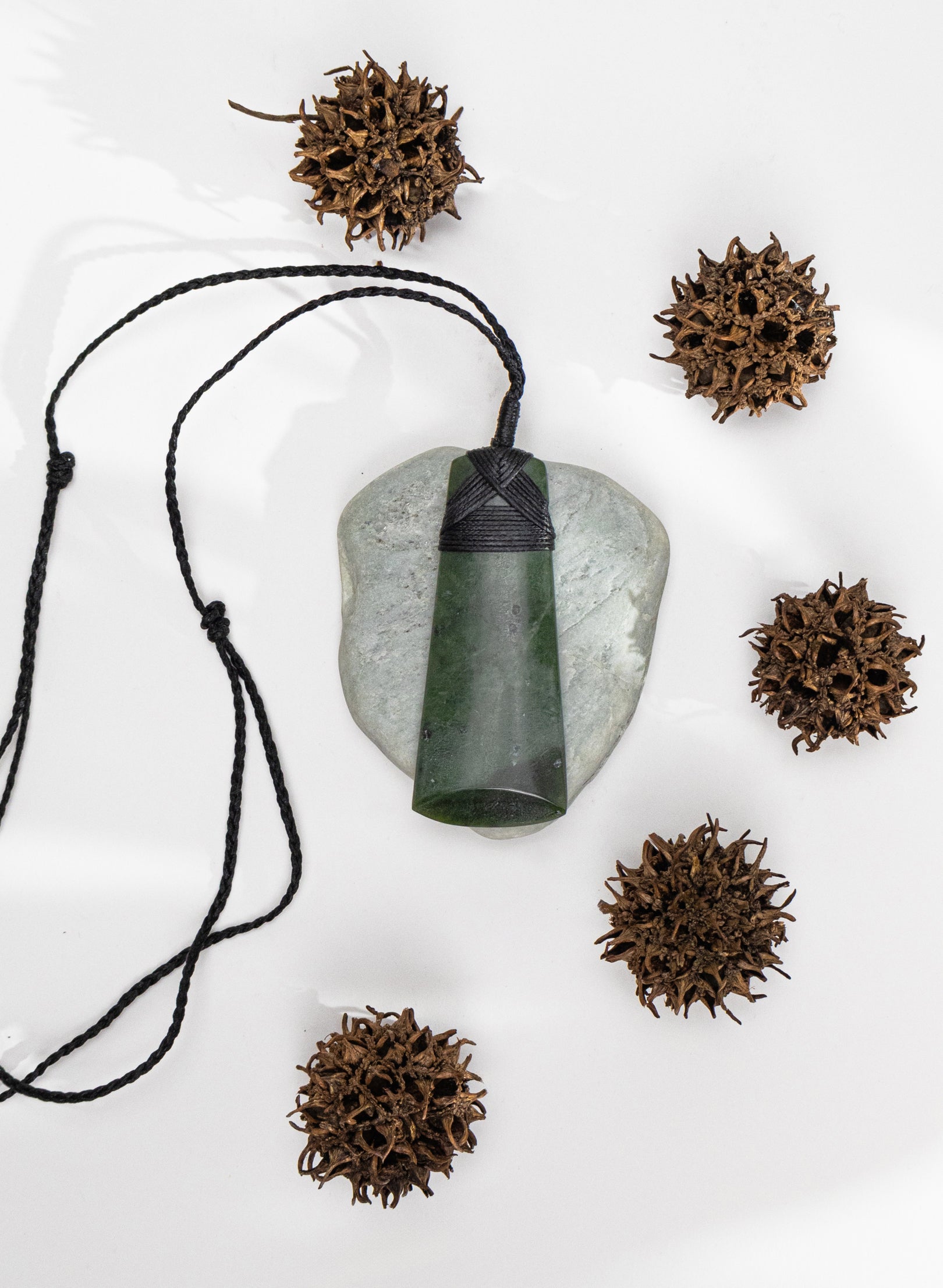 Bound Pounamu Toki