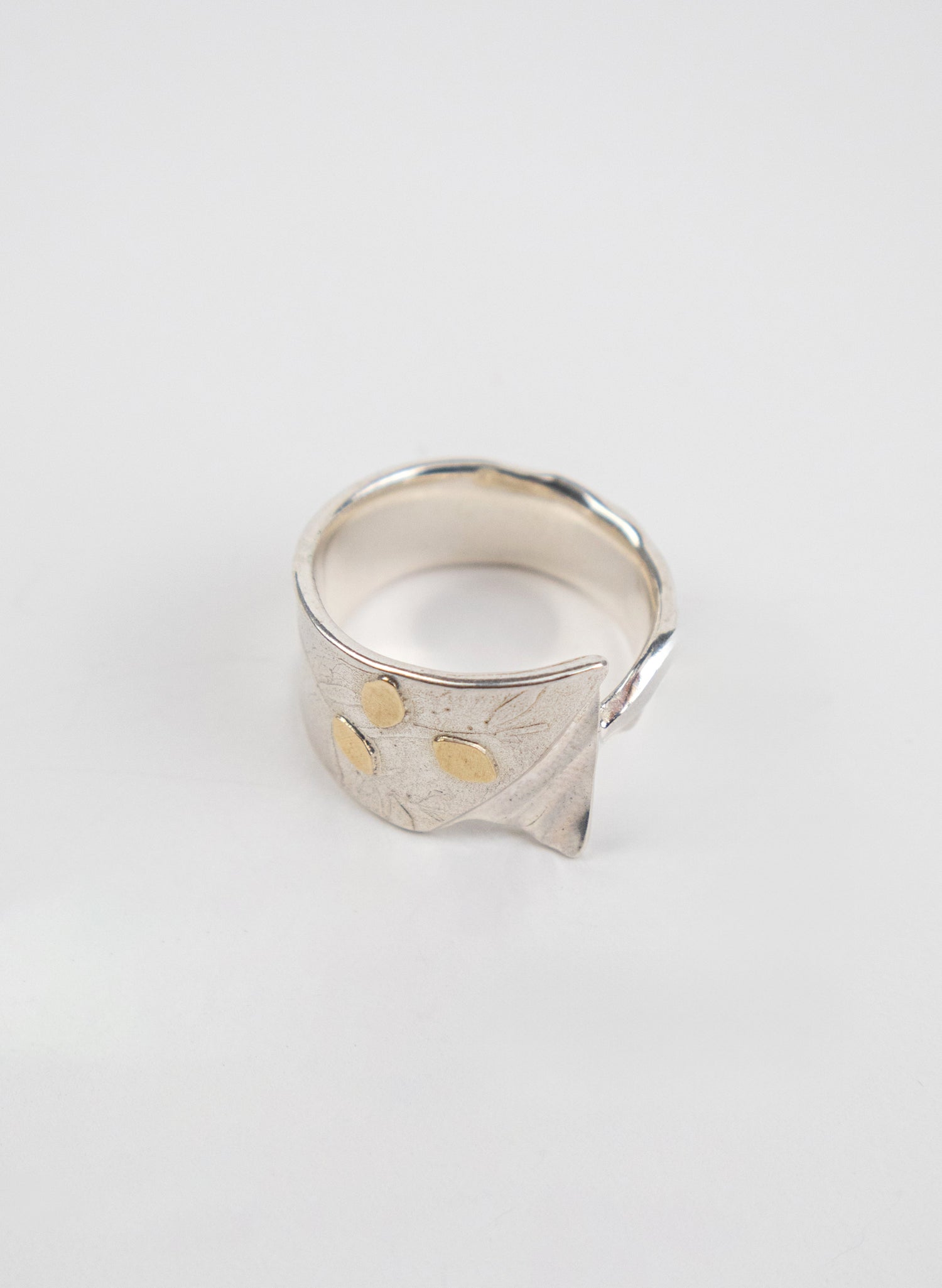 Kimono Leaf Ring
