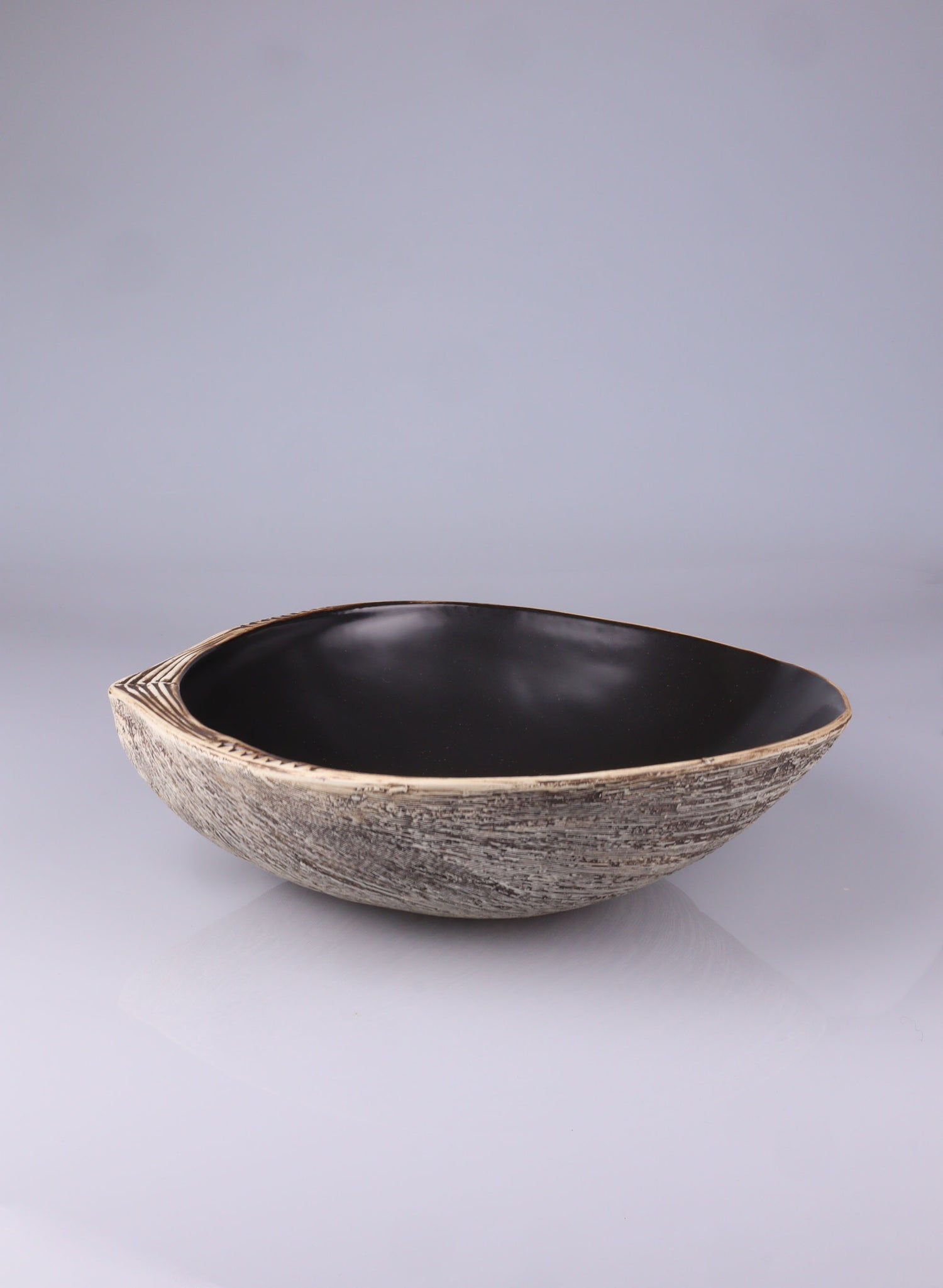 Shell Salad Bowl Black