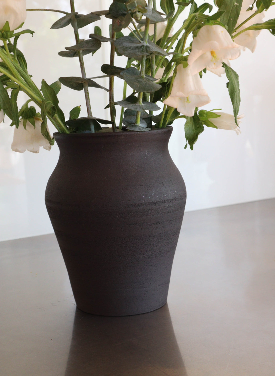 The Vase - Medium - Black
